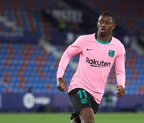 拜仁莱万多夫斯基关键进球锁定胜局（莱万关键破门助拜仁锁定胜利）