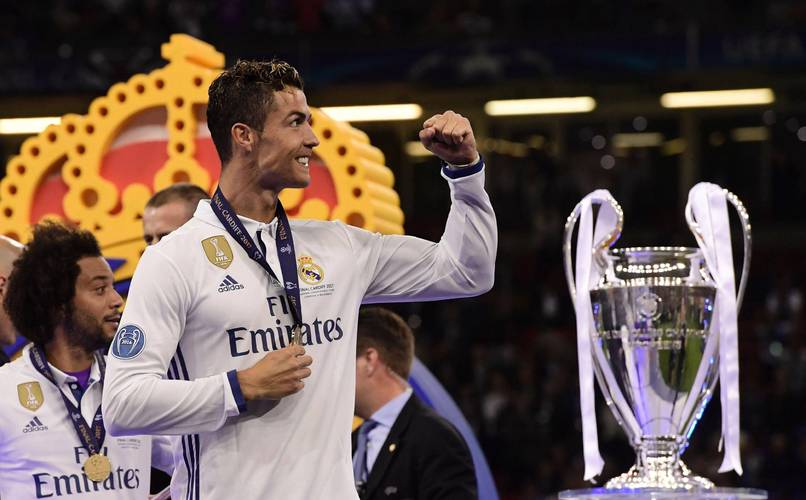 替补神兵！凯尔登·约翰逊5分钟轰13分，带队反超湖人9分（替补爆发！凯尔登·约翰逊5分钟轰13分，助球队反超湖人9分）