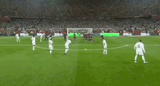 圣埃蒂安主帅：哈兰德将对阵姆巴佩在挪威几乎是全民话题（圣埃蒂安主帅：哈兰德与姆巴佩的对决在挪威掀起全民热议）