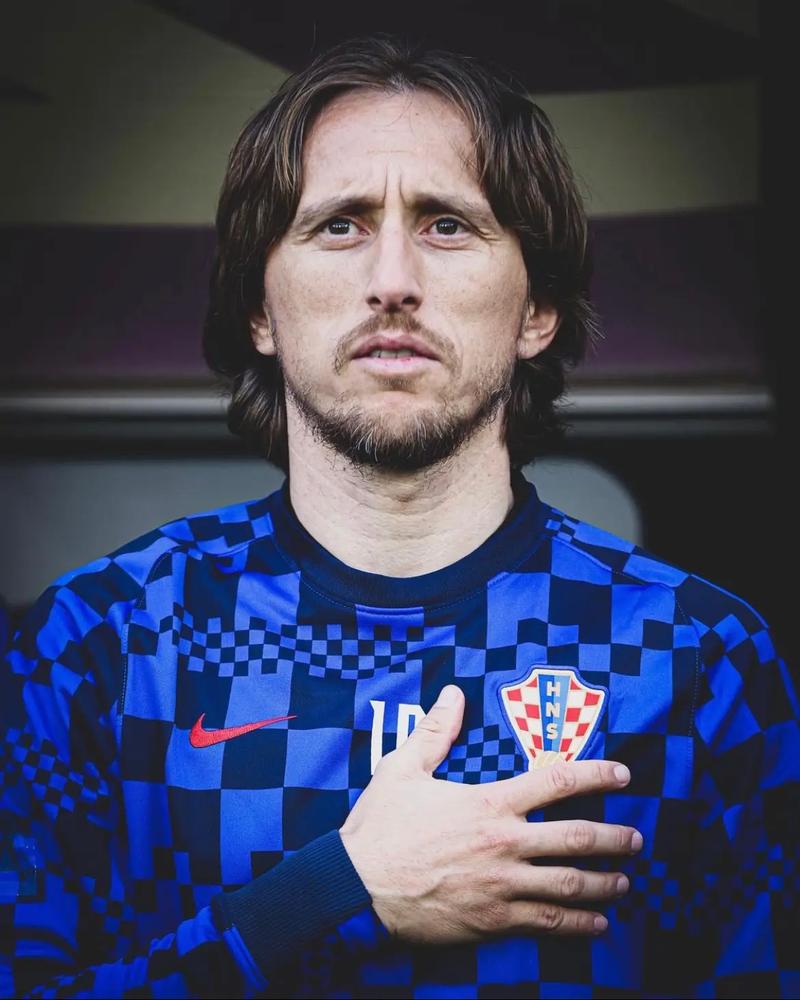 领袖气质，一眼就能看出来（领导风范，一眼可辨）