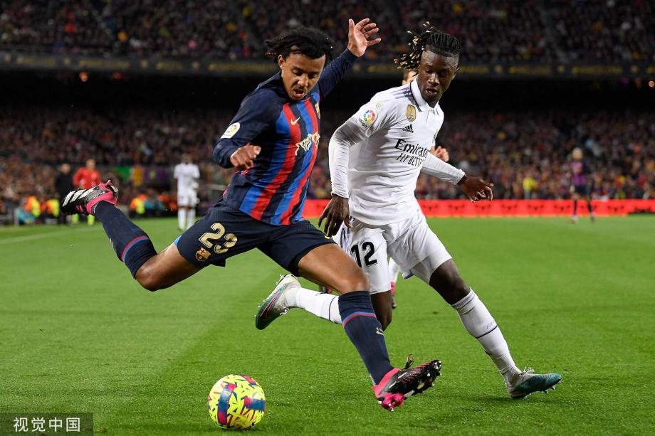 马德兴：中国足球受冷遇因成绩没突破，地方超火爆是大众怒其不争（马德兴：国足成绩难破局致整体遇冷，地方热度高因球迷恨铁不成钢）