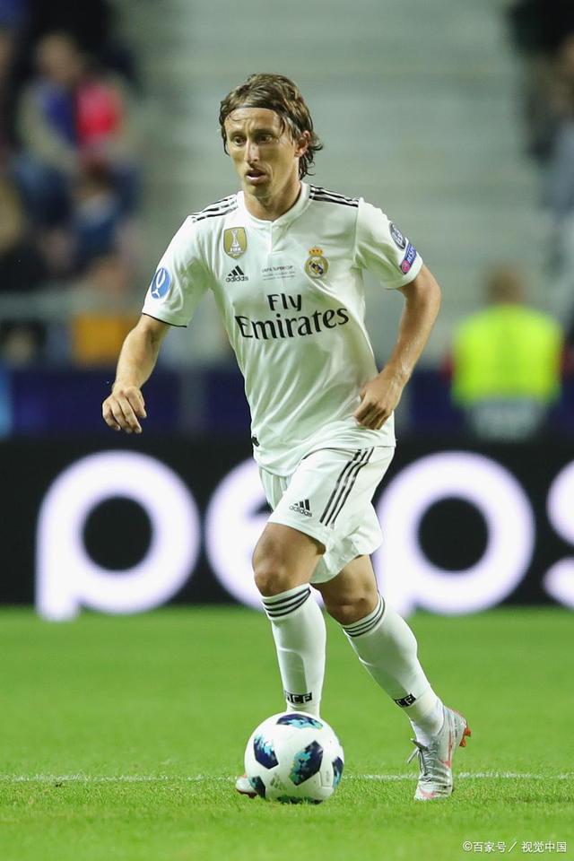 西班牙12岁球员8-0击败女足对手后让她们“去洗碗”，被视作性别歧视（西班牙12岁小将8-0大胜女足后喊“去洗碗”，言论引发性别歧视争议）