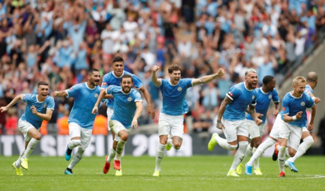 3-2,29岁拜仁旧将萨内1球1助,率队揽36分领跑,领先穆帅前东家4分（3-2！29岁前拜仁球员萨内传射立功，球队积36分居首，领先穆帅旧主4分）