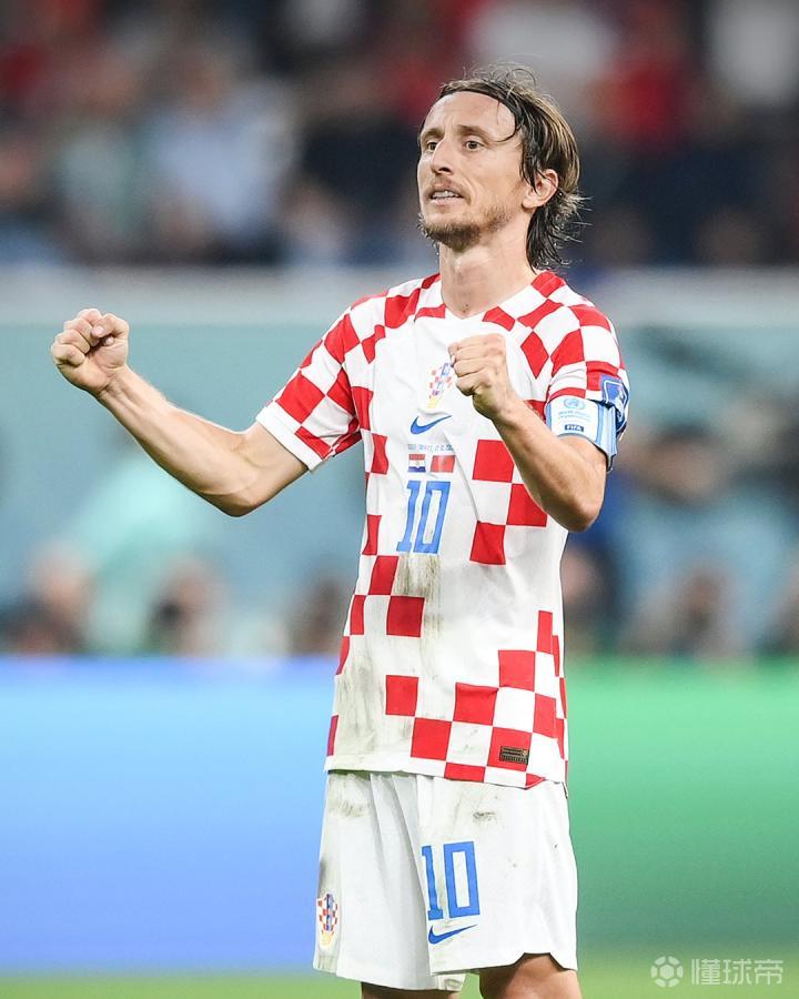 阿夫迪亚本赛季第11次25+5+5，仅次于约基奇&东契奇（阿夫迪亚本季第11次25+5+5，仅逊约基奇和东契奇）