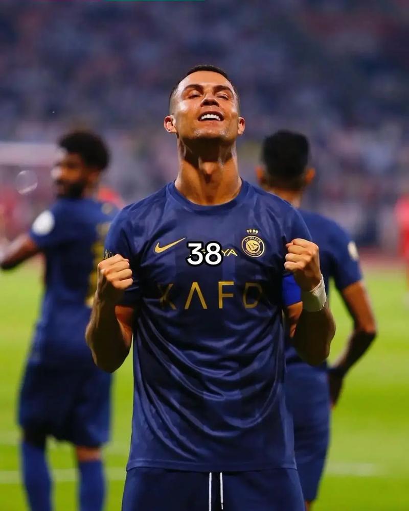 众叛亲离？利物浦门神表态百分百支持教练 萨拉赫走人已成定局（队内分歧？利物浦门将公开力挺主帅，萨拉赫离队几成定局）